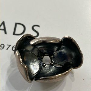 Trollbeads Shadow Flower pendant for Fantasy necklace